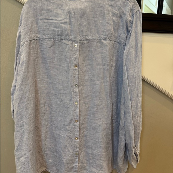 Tahari Casual Light Gray Linen Shirt - Picture 3 of 3